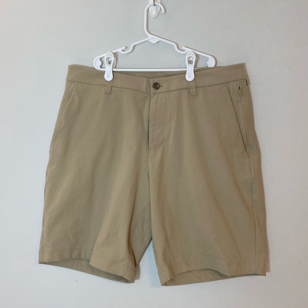 Lululemon Athletica Men's Khaki Shorts, 34W